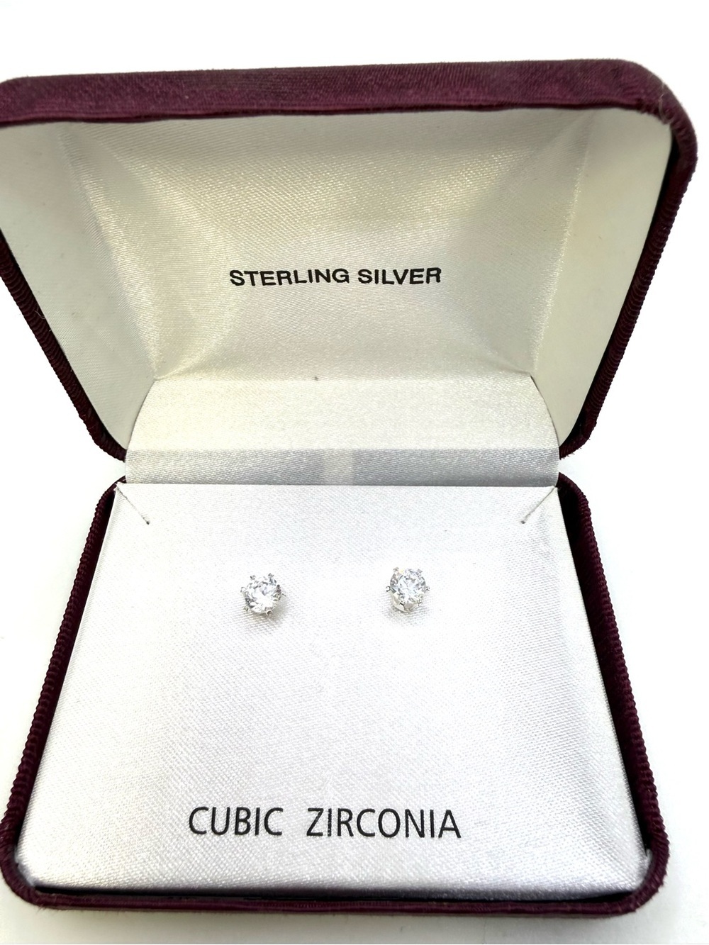 NIB 925 Sterling Silver Cubic Zirconia Solitaire Stud Earrings